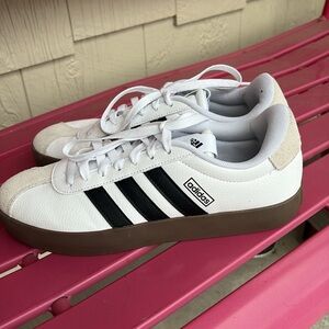 Women’s Adidas VL Court 3.0 Shoes/Sneakers, Size 9.
